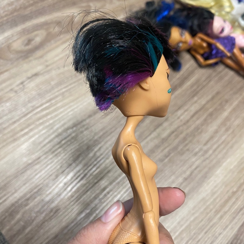 Mattel Monster High Cleo de Nile G1 2008 Nude Doll Trimmed Hair - Picture 5 of 13